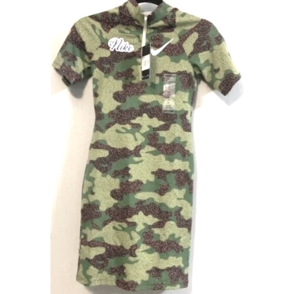 Nike Sportswear Short Sleeve Tight Fit Celadon Dress DC2783-369 Womens Size XS.
